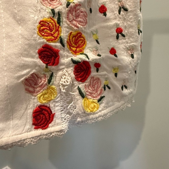 Kimchi Blue Eddie Floral Embroidered Top & Skirt Set - Picture 13 of 14